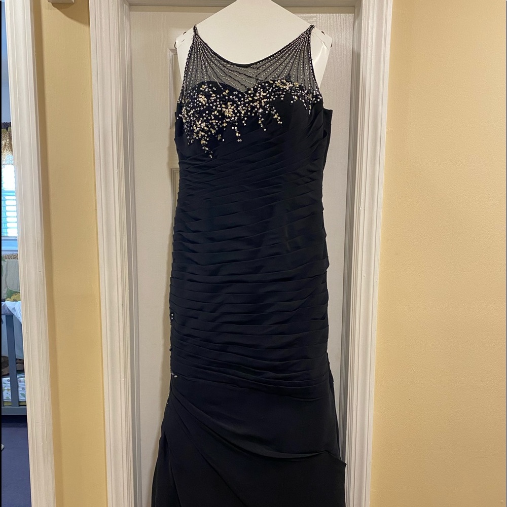 Mother of the Bride Black Gown - Picture 4 of 4